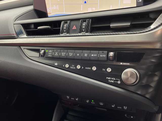 レクサス ＥＳ 300h Fスポーツ 鹿児島県 2020(令2)年 2.9万km グラファイトブラックガラスフレーク ワンオーナー/メーカーOPナビ/(CD/DVD/BT/フルセグ)/サンルーフ/レクサスセーフティシステム＋/パノラミックビューモニター/バックカメラ/プリクラッシュセーフティー/レーントレーシングアシスト/ブラインドスポットモニター/パーキングサポートアラート/レーダークルーズコントロール/前席パワーシート/前席シートヒーター/前席シートベンチレーション/運転席シートメモリー/ステアリングヒーター/オートハイビーム/オートライト/社外レーダー/前方ドライブレコーダー/ビルトインETC2.0/パドルシフト/電動リヤサンシェード/純正フロアマット