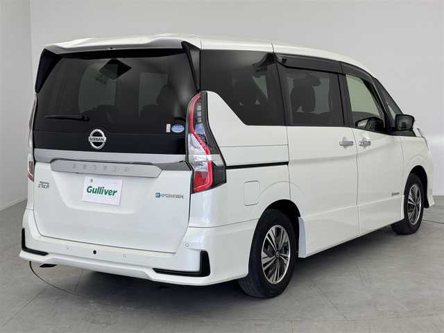 日産 セレナ e－パワー ハイウェイスター V 愛知県 2021(令3)年 7万km ブリリアントホワイトパール プロパイロット　/ナビ　/全方位カメラ　/追従クルコン　/後席モニター　/レーンアシスト　/両側パワスラ　/前後ソナー　/ＢＳＭ　/ＬＥＤライト　/オートホールド　/ドラレコ　/スマートキー　/アルミホイール　/スペアキー