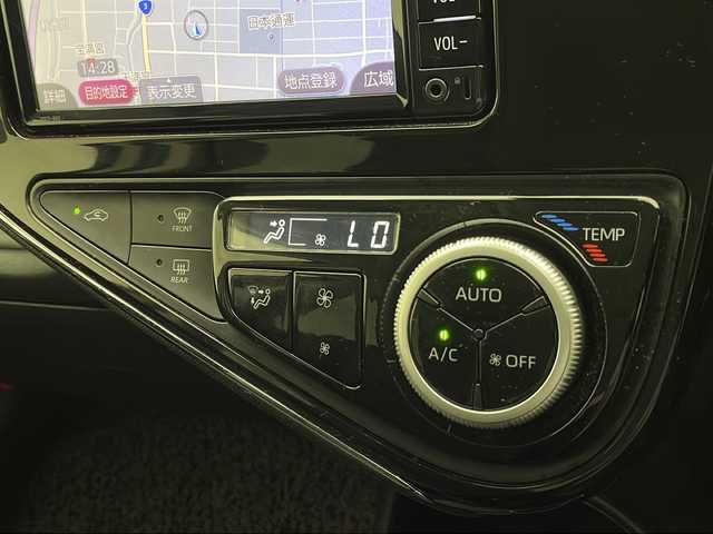 トヨタ アクア クロスオーバー 宮崎県 2018(平30)年 2.9万km ベージュ 禁煙車/トヨタセーフティセンス/純正ナビTV/（NSCD-W66/CD/DVD/Bluetooth/フルセグTV)/純正バックカメラ/純正ビルトインETC/純正15インチアルミ/純正フロアマット/プリクラッシュセーフティ/レーンディパーチャーアラート/オートマチックハイビーム/クリアランスソナー/前席シートヒーター/ハーフレザーシート/ウインカードアミラー/オートエアコン/本革巻ハンドル/スマートキー/プッシュエンジンスタート/新車時保証書/取扱い説明書