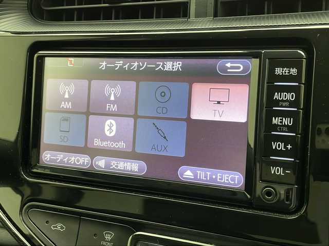 トヨタ アクア クロスオーバー 宮崎県 2018(平30)年 2.9万km ベージュ 禁煙車/トヨタセーフティセンス/純正ナビTV/（NSCD-W66/CD/DVD/Bluetooth/フルセグTV)/純正バックカメラ/純正ビルトインETC/純正15インチアルミ/純正フロアマット/プリクラッシュセーフティ/レーンディパーチャーアラート/オートマチックハイビーム/クリアランスソナー/前席シートヒーター/ハーフレザーシート/ウインカードアミラー/オートエアコン/本革巻ハンドル/スマートキー/プッシュエンジンスタート/新車時保証書/取扱い説明書