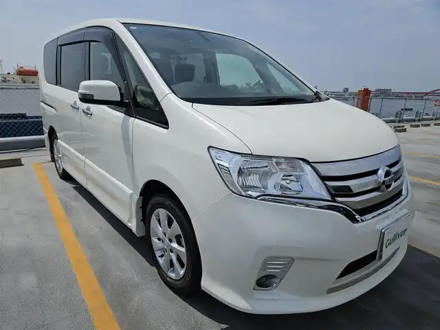日産 セレナ ハイウェイスター Vセレクション 長崎県 2011(平23)年 5.3万km ブリリアントホワイトパール ワンオーナー/純正ナビ(BT/CD/DVD)/パワースライドドア(両側)/バックカメラ/ビルトインETC/クルーズコントロール/アイドリングストップ/ヒルスタートアシスト/ビークルダイナミクスコントロール/HIDヘッドランプ/オートライト/オートエアコン/本革巻きステアリング/ステアリングスイッチ/チップアップシート/フルフラット/2列目パーソナルテーブル/純正16インチアルミホイール/インテリジェントキー/プッシュエンジンスターター/イモビライザー/禁煙車