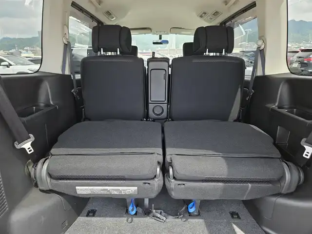 日産 セレナ ハイウェイスター Vセレクション 長崎県 2011(平23)年 5.3万km ブリリアントホワイトパール ワンオーナー/純正ナビ(BT/CD/DVD)/パワースライドドア(両側)/バックカメラ/ビルトインETC/クルーズコントロール/アイドリングストップ/ヒルスタートアシスト/ビークルダイナミクスコントロール/HIDヘッドランプ/オートライト/オートエアコン/本革巻きステアリング/ステアリングスイッチ/チップアップシート/フルフラット/2列目パーソナルテーブル/純正16インチアルミホイール/インテリジェントキー/プッシュエンジンスターター/イモビライザー/禁煙車