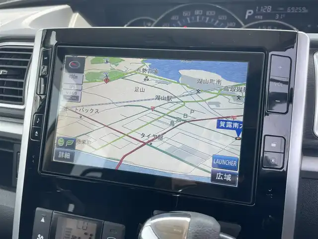 ダイハツ タント カスタム X SA 鳥取県 2014(平26)年 7万km ブラックマイカメタリック (株)IDOMが運営する【じしゃロン鳥取店】の自社ローン専用車両になります。こちらは現金またはオートローンご利用時の価格です。自社ローンご希望の方は別途その旨お申付け下さい/純正8型ナビ（NSZN-W64DB）/・フルセグ/CD/DVD/BT/バックカメラ/両側パワースライドドア/純正フリップダウンモニター/衝突軽減ブレーキ/アイドリングストップ/ステアリングスイッチ/純正14インチAW/ETC/スマートキー/プッシュスタート