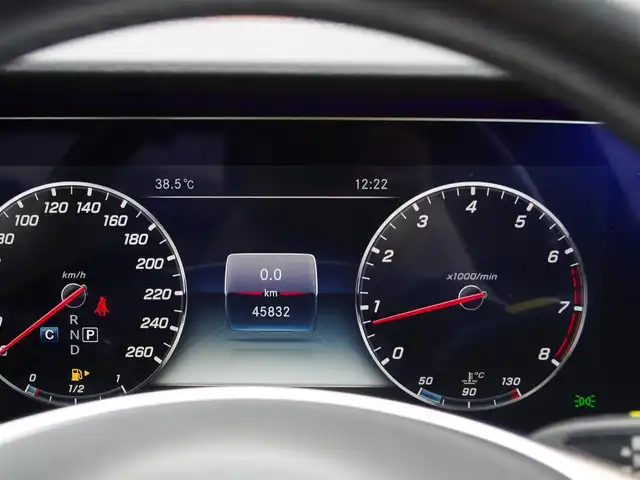 メルセデス・ベンツ Ｅ２００ アバンギャルド スポーツ 埼玉県 2018(平30)年 4.6万km ポーラホワイト ブラックレザーシート /アダプティブクルーズコントロール /レーダーセーフティパッケージ/エアバランスパッケージ /ヘッドアップディスプレイ /Burmesterサウンド /CarPlay /パークセンサー/ブラインドスポットモニター /全周囲カメラ /ETC /ドラレコ /フルセグTV /全席シートヒーター