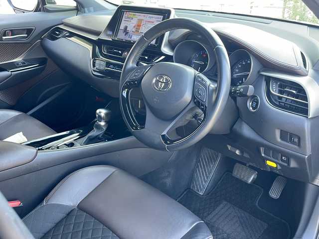 トヨタ Ｃ－ＨＲ G－T 富山県 2017(平29)年 5.4万km ブラックマイカ ４WD/純正9インチナビ/フルセグTV/CD/DVD/Bluetooth/バックカメラ/フロントカメラ/衝突軽減ブレーキ/レーンキープアシスト/レーダークルーズコントロール/コーナーセンサー/ドライブレコーダー/前席シートヒーター/スマートキー/純正AW/MTモード付AT/スタッドレスタイヤ車載/スペアキー