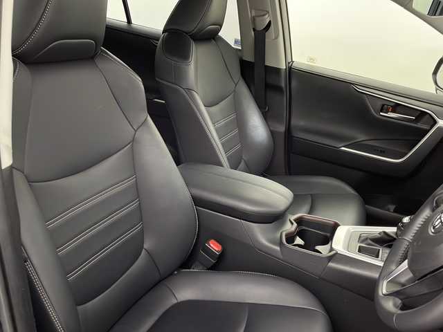 トヨタ ＲＡＶ４ G 新潟県 2020(令2)年 2万km アティチュードブラックマイカ ワンオーナー/禁煙車/社外９インチナビ/フルセグ/　CD/DVD/SD/Bluetooth/バックカメラ/サンルーフ/黒革シート/パワーバックドア/レーダークルーズコントロール/ステアリングヒーター/LEDヘッドライト/オートライト/電動格納式ミラー/ビルトインETC