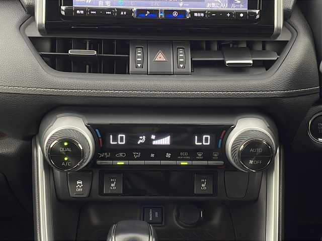 トヨタ ＲＡＶ４ G 新潟県 2020(令2)年 2万km アティチュードブラックマイカ ワンオーナー/禁煙車/社外９インチナビ/フルセグ/　CD/DVD/SD/Bluetooth/バックカメラ/サンルーフ/黒革シート/パワーバックドア/レーダークルーズコントロール/ステアリングヒーター/LEDヘッドライト/オートライト/電動格納式ミラー/ビルトインETC