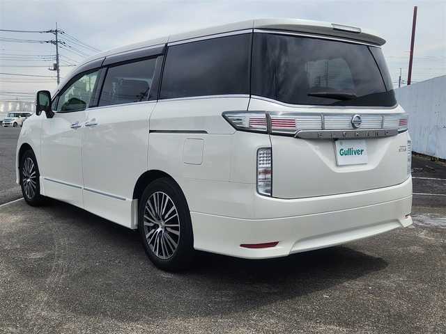 日産 エルグランド 250ハイウェイスター 群馬県 2014(平26)年 5.2万km ブリリアントホワイトパール 純正8型ナビ/　(Bluetooth/CD/DVD)/フルセグTV/片側パワースライドドア/バックモニター/ビルトインETC/ドライブレコーダー/純正後席専用モニター/クルーズコントロール/ビークルダイナミクスコントロール/LEDヘッドランプ/アクティブAFS/デュアルオートエアコン/本革巻きステアリング/合皮/ジャガード織物コンビシート/2列目コンフォタブルキャプテンシート/助手席オットマン/純正18インチアルミホイール/インテリジェントキー/プッシュスタートボタン/禁煙車
