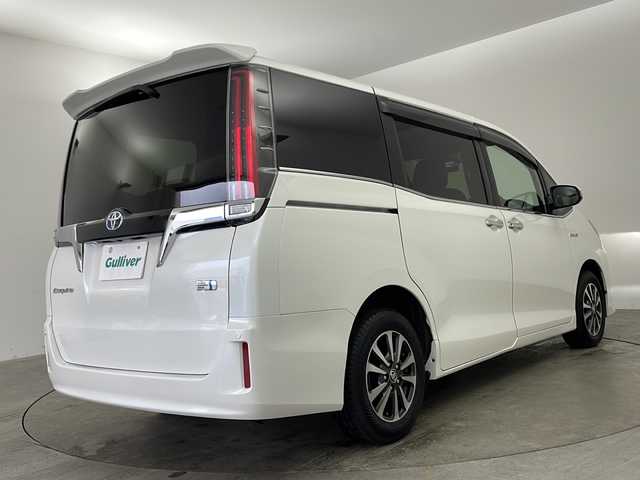トヨタ エスクァイア ハイブリッド Xi 兵庫県 2019(平31)年 5.9万km ホワイトパールクリスタルシャイン ・ワンオーナー車/・社外ナビ/CD/DVD/BT/SD/TV/・バックカメラ/・パワースライドドア/・ビルトインETC/・クルーズコントロール/・Toyota Safety Sense/・プリクラッシュセーフティ/・レーンディパチャーアラート/・オートマチックハイビーム/・クリアランスソナー/・前席シートヒーター/・前方ドライブレコーダー/・純正１５インチアルミホイール/・スマートエントリーシステム/・スマートキー/・プッシュスタート/・横滑り防止装置/・革巻きステアリング