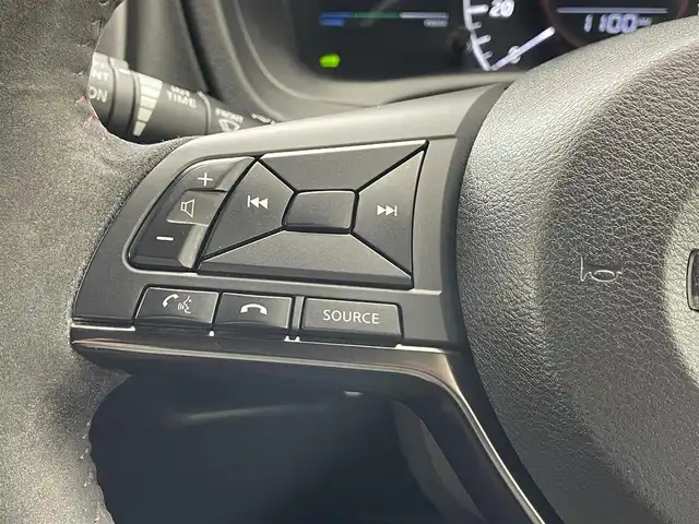 日産 ノート e－パワー ニスモ 滋賀県 2018(平30)年 6.7万km 白 純正ナビ/【CD/DVD/フルセグTV/Bluetooth】/アラウンドビューモニター/ETC/デジタルミラー/インテリジェントクルーズコントロール/車線逸脱防止支援システム/エマージェンシーブレーキ/LEDヘッドランプ/オートライト/ステアリングスイッチ/電動格納ミラー/スマートキー