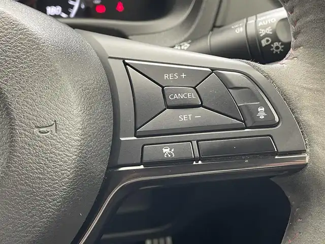 日産 ノート e－パワー ニスモ 滋賀県 2018(平30)年 6.7万km 白 純正ナビ/【CD/DVD/フルセグTV/Bluetooth】/アラウンドビューモニター/ETC/デジタルミラー/インテリジェントクルーズコントロール/車線逸脱防止支援システム/エマージェンシーブレーキ/LEDヘッドランプ/オートライト/ステアリングスイッチ/電動格納ミラー/スマートキー