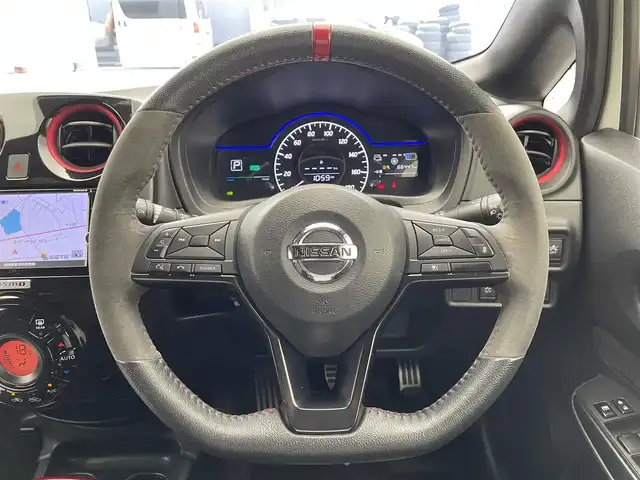 日産 ノート e－パワー ニスモ 滋賀県 2018(平30)年 6.7万km 白 純正ナビ/【CD/DVD/フルセグTV/Bluetooth】/アラウンドビューモニター/ETC/デジタルミラー/インテリジェントクルーズコントロール/車線逸脱防止支援システム/エマージェンシーブレーキ/LEDヘッドランプ/オートライト/ステアリングスイッチ/電動格納ミラー/スマートキー