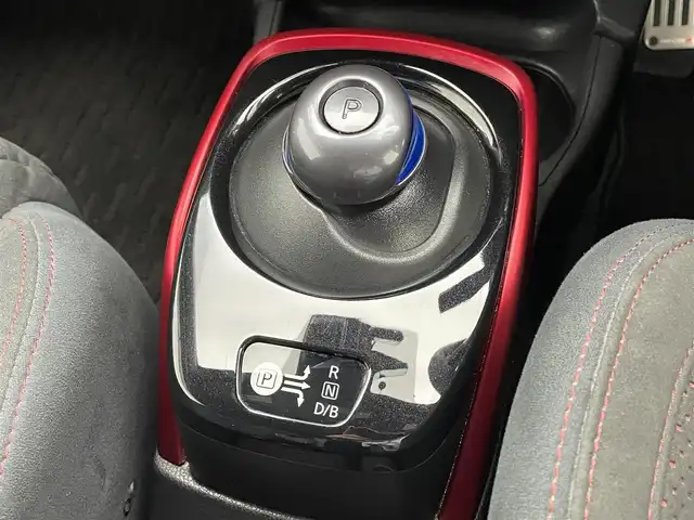 日産 ノート e－パワー ニスモ 滋賀県 2018(平30)年 6.7万km 白 純正ナビ/【CD/DVD/フルセグTV/Bluetooth】/アラウンドビューモニター/ETC/デジタルミラー/インテリジェントクルーズコントロール/車線逸脱防止支援システム/エマージェンシーブレーキ/LEDヘッドランプ/オートライト/ステアリングスイッチ/電動格納ミラー/スマートキー