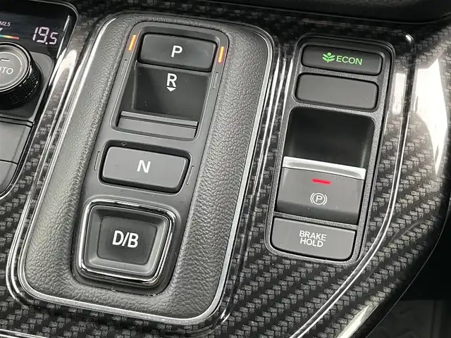 ホンダ ステップワゴン スパーダ eHEV プレミアムライン 香川県 2024(令6)年 2.4万km プラチナホワイトパール 登録時走行距離：23943km/純正SDナビゲーション/→CD/DVD再生/→フルセグTV/全方位カメラ/ビルトインETC2.0 /ステアリングリモコン/レーダークルーズコントロール/シートヒーター（1・2列目）/パワーシート/オートハイビーム/LEDオートライト/フォグランプ/電格ウィンカーミラー/レーンキープアシスト/横滑り防止装置/スマートキー/スペアキー