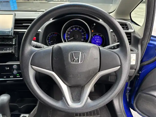 ホンダ フィット 15X 滋賀県 2013(平25)年 7.2万km ブリリアントスポーティブルーメタリック2トーン 社外7インチポータブルナビ/【Bluetooth/CD/DVD/フルセグTV】/ETC/プッシュスタート/スマートキー/ステアリングリモコン/ドアバイザー