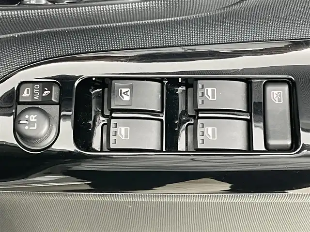 ダイハツ ムーヴ キャンバス X ブラックインテリア リミテッド SAⅢ 岡山県 2018(平30)年 2万km スムースグレーマイカメタリック/プラムブラウンクリスタルマイカ 2トーン SDナビ/（CD/DVD/BT/フルセグ）/衝突軽減ブレーキ/両側電動スライドドア/全周囲カメラ/ＥＴＣ/ドライブレコーダー（前）/オートハイビーム/LEＤフォグランプ/オートハイビーム/オートライト/プッシュスタート/レーンキープアシスト/純正フロアマット/踏み間違い防止/ＩＳＯＦＩＸ/ステアリングスイッチ/チルトステアリング/シートリフター/ドアバイザー/スマートキー×1
