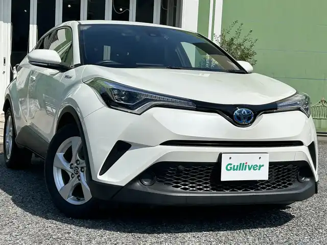 トヨタ Ｃ－ＨＲ S LEDパッケージ 埼玉県 2018(平30)年 3万km ホワイトパールクリスタルシャイン セーフティセンス/純正ナビTV/バックカメラ/LEDヘッドライト/純正１７インチアルミ/レーダークルーズコントロール/衝突軽減ブレーキ/Fドラレコ/プッシュスタート/スマートキー/走行３００１１キロ/業者施工の内外装クリーニング済/保証書付整備手帳