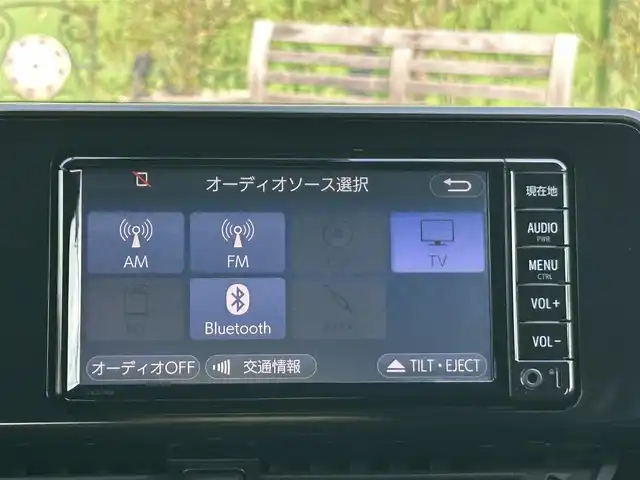 トヨタ Ｃ－ＨＲ S LEDパッケージ 埼玉県 2018(平30)年 3万km ホワイトパールクリスタルシャイン セーフティセンス/純正ナビTV/バックカメラ/LEDヘッドライト/純正１７インチアルミ/レーダークルーズコントロール/衝突軽減ブレーキ/Fドラレコ/プッシュスタート/スマートキー/走行３００１１キロ/業者施工の内外装クリーニング済/保証書付整備手帳