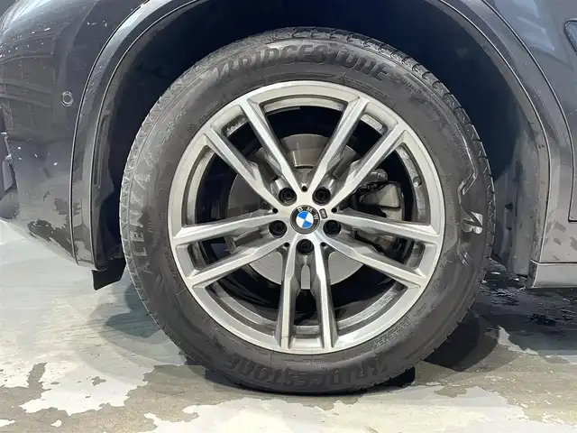 ＢＭＷ Ｘ３ xDrive20d Mスポーツ 道央・札幌 2018(平30)年 2.3万km ソフィスト・グレー・ブリリアント・エフェクト ドライビング・アシスト・プラス/・ACC/・ステアリング＆レーン・コントロール・アシスト/・アクティブ・サイド・コリジョン・プロテクション/・レーン・ディパーチャー・ウォーニング/・レーン・チェンジ・ウォーニング/・後車衝突警告機能/・クロス・トラフィック・ウォーニング/・前車接近警告機能/・衝突回避・被害軽減ブレーキ/19インチ・Mライト・アロイホイール・ダブルスポーク・スタイリング/黒革レザーシート/パワーシート（D/N）/メモリー付パワーシート（D）/シートヒーター（前席・後席）/パーキング・アシスト・プラス/アダプティブLEDヘッドライト/オートライト/ワイヤレスチャージング/純正ドライブレコーダー/テールゲート/レインセンサー/ETC/・保証書、取扱説明書（有）/・スペアキー×１