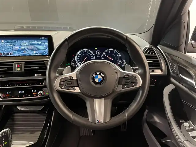ＢＭＷ Ｘ３ xDrive20d Mスポーツ 道央・札幌 2018(平30)年 2.3万km ソフィスト・グレー・ブリリアント・エフェクト ドライビング・アシスト・プラス/・ACC/・ステアリング＆レーン・コントロール・アシスト/・アクティブ・サイド・コリジョン・プロテクション/・レーン・ディパーチャー・ウォーニング/・レーン・チェンジ・ウォーニング/・後車衝突警告機能/・クロス・トラフィック・ウォーニング/・前車接近警告機能/・衝突回避・被害軽減ブレーキ/19インチ・Mライト・アロイホイール・ダブルスポーク・スタイリング/黒革レザーシート/パワーシート（D/N）/メモリー付パワーシート（D）/シートヒーター（前席・後席）/パーキング・アシスト・プラス/アダプティブLEDヘッドライト/オートライト/ワイヤレスチャージング/純正ドライブレコーダー/テールゲート/レインセンサー/ETC/・保証書、取扱説明書（有）/・スペアキー×１