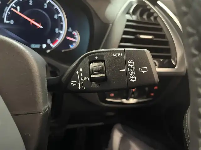 ＢＭＷ Ｘ３ xDrive20d Mスポーツ 道央・札幌 2018(平30)年 2.3万km ソフィスト・グレー・ブリリアント・エフェクト ドライビング・アシスト・プラス/・ACC/・ステアリング＆レーン・コントロール・アシスト/・アクティブ・サイド・コリジョン・プロテクション/・レーン・ディパーチャー・ウォーニング/・レーン・チェンジ・ウォーニング/・後車衝突警告機能/・クロス・トラフィック・ウォーニング/・前車接近警告機能/・衝突回避・被害軽減ブレーキ/19インチ・Mライト・アロイホイール・ダブルスポーク・スタイリング/黒革レザーシート/パワーシート（D/N）/メモリー付パワーシート（D）/シートヒーター（前席・後席）/パーキング・アシスト・プラス/アダプティブLEDヘッドライト/オートライト/ワイヤレスチャージング/純正ドライブレコーダー/テールゲート/レインセンサー/ETC/・保証書、取扱説明書（有）/・スペアキー×１