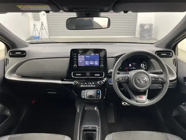 トヨタ アクア GRスポーツ 三重県 2023(令5)年 1.3万km ダークグレー /禁煙車//純正ディスプレイオーディオ//バックカメラ　//トヨタセーフティセンス　//レーダークルーズコントロール　//PCS　//LTA//PKSB//RSA//１００Ｖ電源　//純正ビルトインＥＴＣ　//前後クリアランスソナー//オートハイビーム //GRSPORT専用スポーティシート