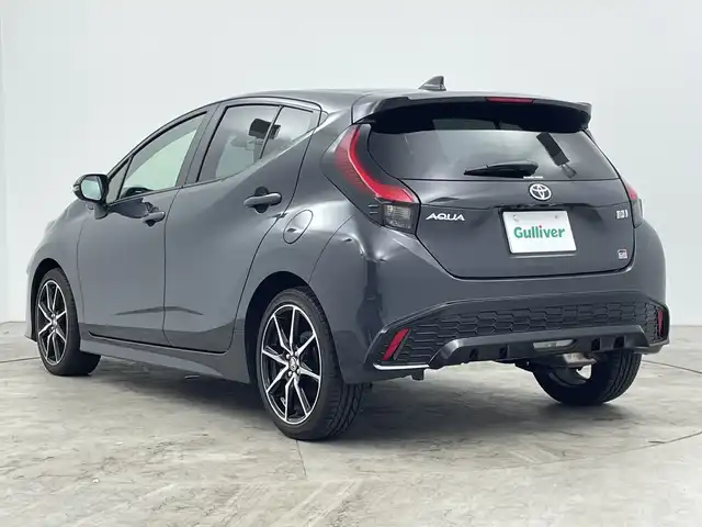 トヨタ アクア GRスポーツ 三重県 2023(令5)年 1.3万km ダークグレー /禁煙車//純正ディスプレイオーディオ//バックカメラ　//トヨタセーフティセンス　//レーダークルーズコントロール　//PCS　//LTA//PKSB//RSA//１００Ｖ電源　//純正ビルトインＥＴＣ　//前後クリアランスソナー//オートハイビーム //GRSPORT専用スポーティシート