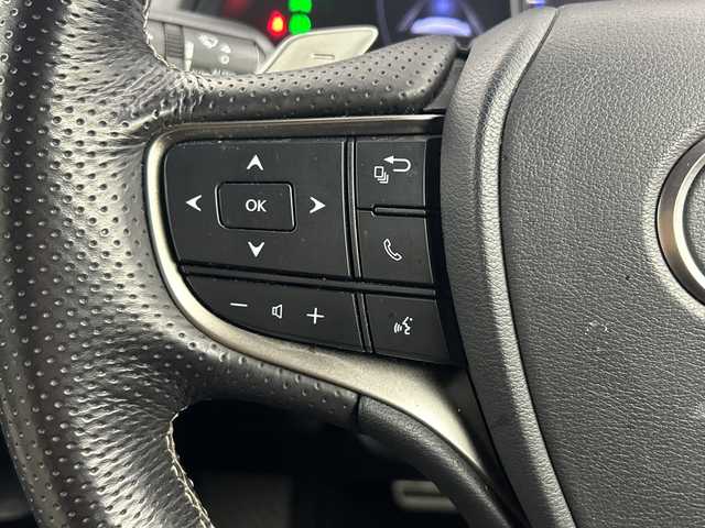 レクサス ＵＸ 250h Fスポーツ 鹿児島県 2018(平30)年 6.4万km ヒートブルーコントラストレイヤリング 純正10型ナビ/サンルーフ/三眼LEDヘッドライト/全方位カメラ/レーダークルーズコントロール/シートヒーター/エアシート/バックカメラ/パワーシート/ヘッドアップディスプレイ/コーナーセンサー/純正アルミホイール/ルーフレール/ETC2.0/ブラインドスポットモニター/パドルシフト/ステアリングヒーター/オートマチックハイビーム/ドライブレコーダー/衝突軽減システム/フルセグ/CD DVD/Bluetooth/ステアリングスイッチ/スマートキー/プッシュスタート