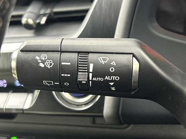 レクサス ＵＸ 250h Fスポーツ 鹿児島県 2018(平30)年 6.4万km ヒートブルーコントラストレイヤリング 純正10型ナビ/サンルーフ/三眼LEDヘッドライト/全方位カメラ/レーダークルーズコントロール/シートヒーター/エアシート/バックカメラ/パワーシート/ヘッドアップディスプレイ/コーナーセンサー/純正アルミホイール/ルーフレール/ETC2.0/ブラインドスポットモニター/パドルシフト/ステアリングヒーター/オートマチックハイビーム/ドライブレコーダー/衝突軽減システム/フルセグ/CD DVD/Bluetooth/ステアリングスイッチ/スマートキー/プッシュスタート