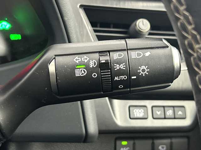 レクサス ＵＸ 250h Fスポーツ 鹿児島県 2018(平30)年 6.4万km ヒートブルーコントラストレイヤリング 純正10型ナビ/サンルーフ/三眼LEDヘッドライト/全方位カメラ/レーダークルーズコントロール/シートヒーター/エアシート/バックカメラ/パワーシート/ヘッドアップディスプレイ/コーナーセンサー/純正アルミホイール/ルーフレール/ETC2.0/ブラインドスポットモニター/パドルシフト/ステアリングヒーター/オートマチックハイビーム/ドライブレコーダー/衝突軽減システム/フルセグ/CD DVD/Bluetooth/ステアリングスイッチ/スマートキー/プッシュスタート