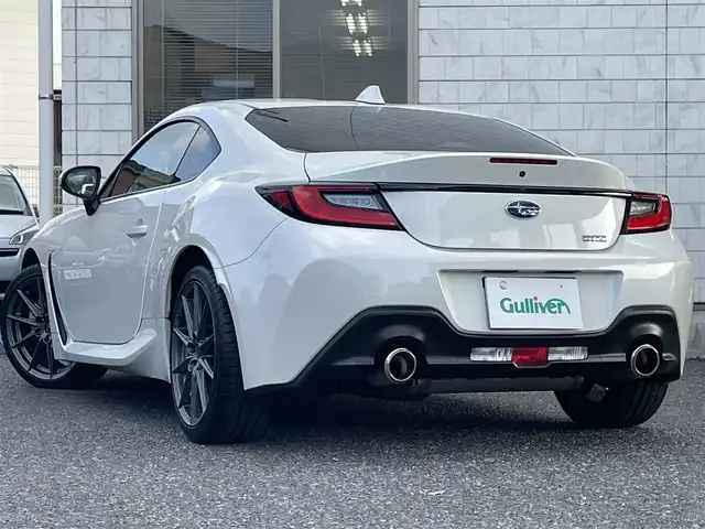 スバル ＢＲＺ S 福岡県 2022(令4)年 2万km クリスタルホワイトP MT車/アルパインメモリナビ【7DNFX2】/　(AM/FM/CD/DVD/Bluetooth/フルセグTV)/バックカメラ/後側方警戒支援/クルーズコントロール/ステアリング連動ヘッドランプ/横滑り防止/純正18インチアルミホイール/Panasonic前方ドライブレコーダー【CA-DR03TDFA】/Panasonic ETC2.0【H0012FL230】/ヒーテッドドアミラー/革巻きステアリング/パドルシフト/ステアリングスイッチ/TRACKモード/黒ハーフレザーシート/シートヒーター(D/N)/純正フロアマット/プッシュスタート/USBポート/アクセサリーソケット/ISOFIX/スペアキー×1/保証書/取扱説明書/ナビ取扱説明書