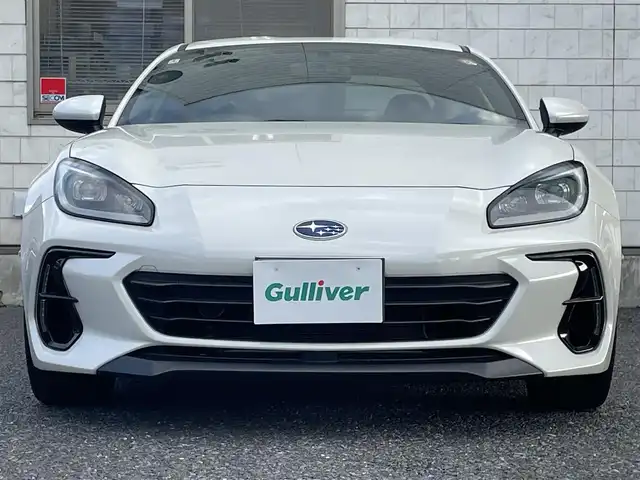 スバル ＢＲＺ S 福岡県 2022(令4)年 2万km クリスタルホワイトP MT車/アルパインメモリナビ【7DNFX2】/　(AM/FM/CD/DVD/Bluetooth/フルセグTV)/バックカメラ/後側方警戒支援/クルーズコントロール/ステアリング連動ヘッドランプ/横滑り防止/純正18インチアルミホイール/Panasonic前方ドライブレコーダー【CA-DR03TDFA】/Panasonic ETC2.0【H0012FL230】/ヒーテッドドアミラー/革巻きステアリング/パドルシフト/ステアリングスイッチ/TRACKモード/黒ハーフレザーシート/シートヒーター(D/N)/純正フロアマット/プッシュスタート/USBポート/アクセサリーソケット/ISOFIX/スペアキー×1/保証書/取扱説明書/ナビ取扱説明書