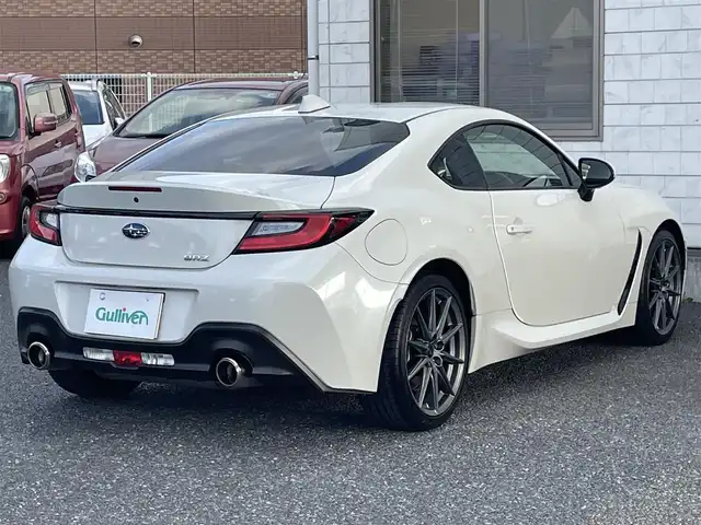 スバル ＢＲＺ S 福岡県 2022(令4)年 2万km クリスタルホワイトP MT車/アルパインメモリナビ【7DNFX2】/　(AM/FM/CD/DVD/Bluetooth/フルセグTV)/バックカメラ/後側方警戒支援/クルーズコントロール/ステアリング連動ヘッドランプ/横滑り防止/純正18インチアルミホイール/Panasonic前方ドライブレコーダー【CA-DR03TDFA】/Panasonic ETC2.0【H0012FL230】/ヒーテッドドアミラー/革巻きステアリング/パドルシフト/ステアリングスイッチ/TRACKモード/黒ハーフレザーシート/シートヒーター(D/N)/純正フロアマット/プッシュスタート/USBポート/アクセサリーソケット/ISOFIX/スペアキー×1/保証書/取扱説明書/ナビ取扱説明書