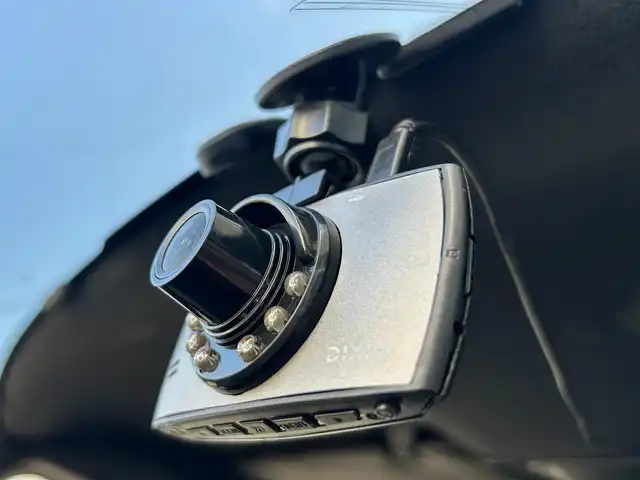 ダイハツ ウェイク X ファインセレクション SA 静岡県 2016(平28)年 6.9万km パールホワイトⅢ 社外SDナビ/フルセグTV/AM/FM/CD/BT/UVカットガラス/片側パワースライドドア/フロントベンチシート/床下ラゲージボックス/アイドリングストップ/スマートキー/バックカメラ/ETC/純正14インチAW/SRSエアバッグ/横滑り防止装置/衝突被害軽減システム/ドライブレコーダー/保証書/記録簿