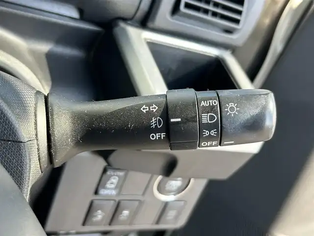 ダイハツ ウェイク X ファインセレクション SA 静岡県 2016(平28)年 6.9万km パールホワイトⅢ 社外SDナビ/フルセグTV/AM/FM/CD/BT/UVカットガラス/片側パワースライドドア/フロントベンチシート/床下ラゲージボックス/アイドリングストップ/スマートキー/バックカメラ/ETC/純正14インチAW/SRSエアバッグ/横滑り防止装置/衝突被害軽減システム/ドライブレコーダー/保証書/記録簿