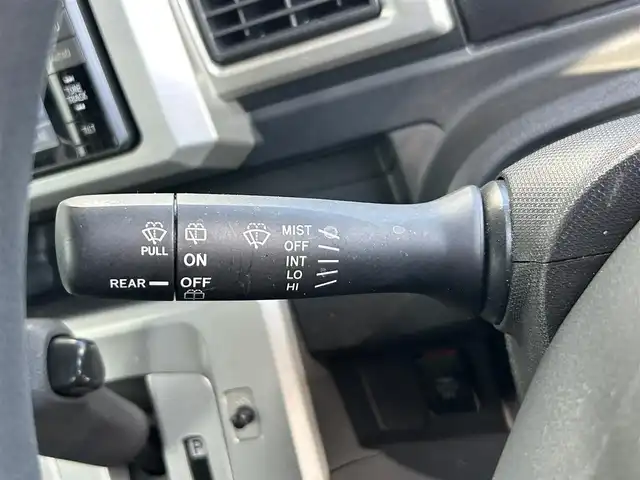 ダイハツ ウェイク X ファインセレクション SA 静岡県 2016(平28)年 6.9万km パールホワイトⅢ 社外SDナビ/フルセグTV/AM/FM/CD/BT/UVカットガラス/片側パワースライドドア/フロントベンチシート/床下ラゲージボックス/アイドリングストップ/スマートキー/バックカメラ/ETC/純正14インチAW/SRSエアバッグ/横滑り防止装置/衝突被害軽減システム/ドライブレコーダー/保証書/記録簿