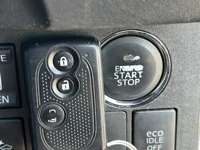 ダイハツ ウェイク X ファインセレクション SA 静岡県 2016(平28)年 6.9万km パールホワイトⅢ 社外SDナビ/フルセグTV/AM/FM/CD/BT/UVカットガラス/片側パワースライドドア/フロントベンチシート/床下ラゲージボックス/アイドリングストップ/スマートキー/バックカメラ/ETC/純正14インチAW/SRSエアバッグ/横滑り防止装置/衝突被害軽減システム/ドライブレコーダー/保証書/記録簿