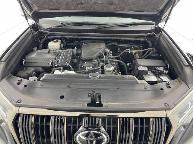 トヨタ ランドクルーザー プラド TX Lパッケージ ブラックED 愛知県 2021(令3)年 6.9万km ブラック 禁煙車/4WD/純正9インチナビ/（CD/DVD/Bluetooth/フルセグ/SD）/バックカメラ/サンルーフ/Toyota Safety Sense /・レーダークルーズコントロール/・レーンデパーチャーアラート/・プリクラッシュセーフティ/・ロードサインアシスト/・先行車発進告知/・前後クリアランスソナー/レザーシート/前席シートヒーター/前席席シートベンチレーション/前席パワーシート/電動格納サードシート/ルーフレール/ヘッドライトウォッシャー/純正18インチアルミホイール/プッシュスタート/スマートキー/スペアキー1本/LEDヘッドライト/フロントフォグランプ/横滑り防止装置/フルフラットシート/純正フロアマット