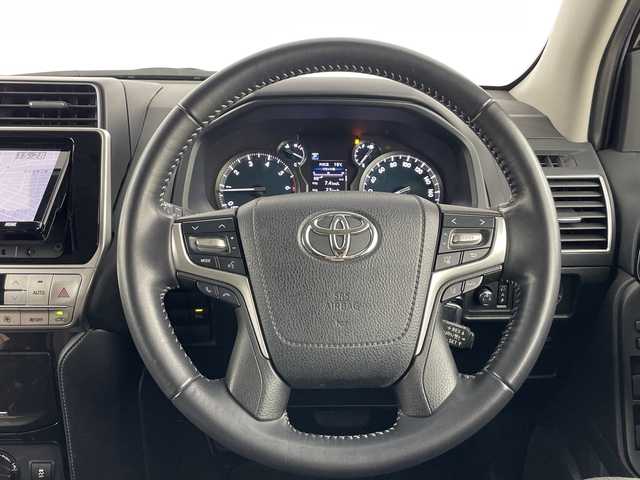 トヨタ ランドクルーザー プラド TX Lパッケージ ブラックED 愛知県 2021(令3)年 6.9万km ブラック 禁煙車/4WD/純正9インチナビ/（CD/DVD/Bluetooth/フルセグ/SD）/バックカメラ/サンルーフ/Toyota Safety Sense /・レーダークルーズコントロール/・レーンデパーチャーアラート/・プリクラッシュセーフティ/・ロードサインアシスト/・先行車発進告知/・前後クリアランスソナー/レザーシート/前席シートヒーター/前席席シートベンチレーション/前席パワーシート/電動格納サードシート/ルーフレール/ヘッドライトウォッシャー/純正18インチアルミホイール/プッシュスタート/スマートキー/スペアキー1本/LEDヘッドライト/フロントフォグランプ/横滑り防止装置/フルフラットシート/純正フロアマット