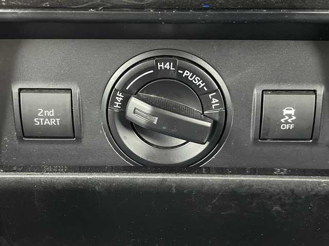 トヨタ ランドクルーザー プラド TX Lパッケージ ブラックED 愛知県 2021(令3)年 6.9万km ブラック 禁煙車/4WD/純正9インチナビ/（CD/DVD/Bluetooth/フルセグ/SD）/バックカメラ/サンルーフ/Toyota Safety Sense /・レーダークルーズコントロール/・レーンデパーチャーアラート/・プリクラッシュセーフティ/・ロードサインアシスト/・先行車発進告知/・前後クリアランスソナー/レザーシート/前席シートヒーター/前席席シートベンチレーション/前席パワーシート/電動格納サードシート/ルーフレール/ヘッドライトウォッシャー/純正18インチアルミホイール/プッシュスタート/スマートキー/スペアキー1本/LEDヘッドライト/フロントフォグランプ/横滑り防止装置/フルフラットシート/純正フロアマット