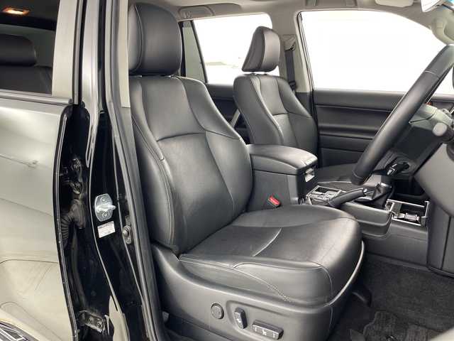 トヨタ ランドクルーザー プラド TX Lパッケージ ブラックED 愛知県 2021(令3)年 6.9万km ブラック 禁煙車/4WD/純正9インチナビ/（CD/DVD/Bluetooth/フルセグ/SD）/バックカメラ/サンルーフ/Toyota Safety Sense /・レーダークルーズコントロール/・レーンデパーチャーアラート/・プリクラッシュセーフティ/・ロードサインアシスト/・先行車発進告知/・前後クリアランスソナー/レザーシート/前席シートヒーター/前席席シートベンチレーション/前席パワーシート/電動格納サードシート/ルーフレール/ヘッドライトウォッシャー/純正18インチアルミホイール/プッシュスタート/スマートキー/スペアキー1本/LEDヘッドライト/フロントフォグランプ/横滑り防止装置/フルフラットシート/純正フロアマット