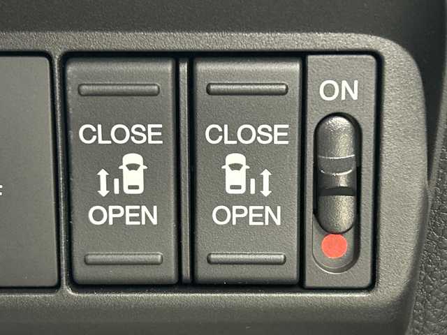 ホンダ フリード ハイブリット e:HEV クロスター 三重県 2025(令7)年 0.1千km メテオロイドグレーメタリック /登録済み未使用車//登録時走行距離5km//純正9インチGathersナビ　LXM-242ZFNI(207680円)//両側パワースライドドア//ホンダセンシング//衝突軽減ブレーキ//レーンキープアシスト//レーダークルーズコントロール//ブラインドスポットモニター//前後コーナーセンサー//DN席シートヒーター//バックカメラ//ルーフレール//リアサーキュレーター//サイドカーテンエアバッグ//ハーフレザーシート//ステアリングスイッチ