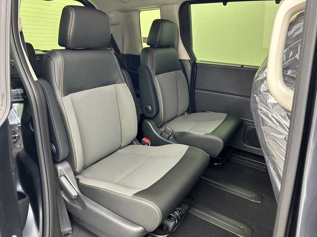 ホンダ フリード ハイブリット e:HEV クロスター 三重県 2025(令7)年 0.1千km メテオロイドグレーメタリック /登録済み未使用車//登録時走行距離5km//純正9インチGathersナビ　LXM-242ZFNI(207680円)//両側パワースライドドア//ホンダセンシング//衝突軽減ブレーキ//レーンキープアシスト//レーダークルーズコントロール//ブラインドスポットモニター//前後コーナーセンサー//DN席シートヒーター//バックカメラ//ルーフレール//リアサーキュレーター//サイドカーテンエアバッグ//ハーフレザーシート//ステアリングスイッチ