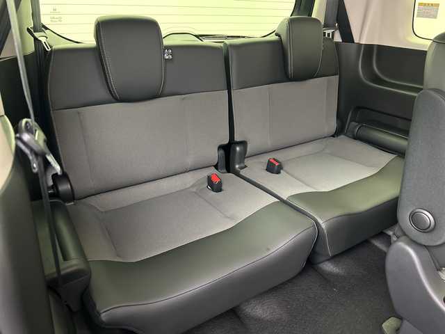 ホンダ フリード ハイブリット e:HEV クロスター 三重県 2025(令7)年 0.1千km メテオロイドグレーメタリック /登録済み未使用車//登録時走行距離5km//純正9インチGathersナビ　LXM-242ZFNI(207680円)//両側パワースライドドア//ホンダセンシング//衝突軽減ブレーキ//レーンキープアシスト//レーダークルーズコントロール//ブラインドスポットモニター//前後コーナーセンサー//DN席シートヒーター//バックカメラ//ルーフレール//リアサーキュレーター//サイドカーテンエアバッグ//ハーフレザーシート//ステアリングスイッチ