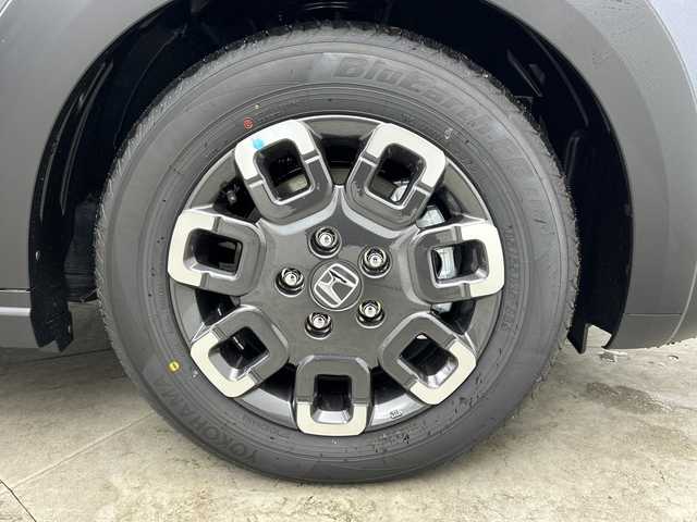 ホンダ フリード ハイブリット e:HEV クロスター 三重県 2025(令7)年 0.1千km メテオロイドグレーメタリック /登録済み未使用車//登録時走行距離5km//純正9インチGathersナビ　LXM-242ZFNI(207680円)//両側パワースライドドア//ホンダセンシング//衝突軽減ブレーキ//レーンキープアシスト//レーダークルーズコントロール//ブラインドスポットモニター//前後コーナーセンサー//DN席シートヒーター//バックカメラ//ルーフレール//リアサーキュレーター//サイドカーテンエアバッグ//ハーフレザーシート//ステアリングスイッチ