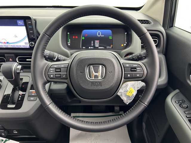 ホンダ フリード ハイブリット e:HEV クロスター 三重県 2025(令7)年 0.1千km メテオロイドグレーメタリック /登録済み未使用車//登録時走行距離5km//純正9インチGathersナビ　LXM-242ZFNI(207680円)//両側パワースライドドア//ホンダセンシング//衝突軽減ブレーキ//レーンキープアシスト//レーダークルーズコントロール//ブラインドスポットモニター//前後コーナーセンサー//DN席シートヒーター//バックカメラ//ルーフレール//リアサーキュレーター//サイドカーテンエアバッグ//ハーフレザーシート//ステアリングスイッチ