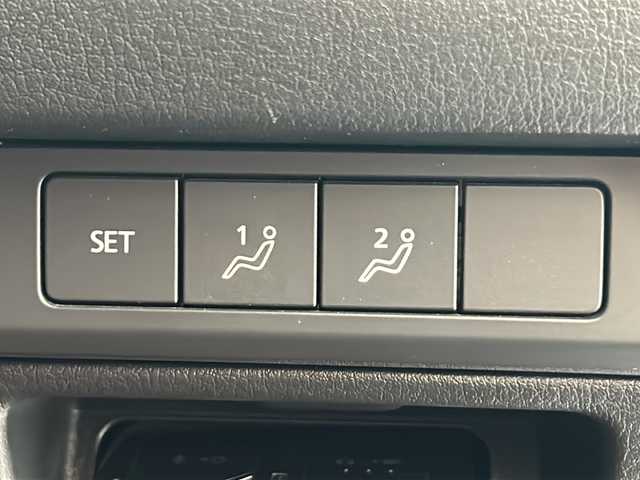 マツダ マツダ３ファストバック 20S 100周年特別記念車 岐阜県 2020(令2)年 6.3万km ソウルレッドクリスタルM 2020WCDOTY受賞記念モデル/BOSEサウンドシステム/全方位カメラ/純正ナビゲーション/フルセグテレビ/Bluetooth/CD/DVD再生/USB接続/HDMI/ETC/前後純正ドライブレコーダー/MRCC(マツダレーダークルーズコントロール)/クリアランスソナー/ブラインドスポットモニター/革シート/シートメモリー/シートヒーター/ステアリングヒーター/パドルシフト/ヘッドアップディスプレイ/電動パーキング/ブレーキホールド/アイドリングストップ/横滑り防止装置/リアウィンドウデフォッガー/プッシュスタート/スマートキー/オートライト/オートマチックハイビーム/LEDヘッドライト/純正18インチアルミホイール