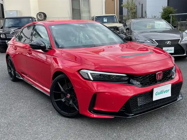 ホンダ シビック タイプR レーシングブラックPKG 神奈川県 2025(令7)年 0.1千km フレームレッド 純正メモリーナビ・地デジTV/バックモニター/ビルトインETC2.0/純正USB/BT再生/ワイヤレス充電/純正19インチAW/ブレンボブレーキ/LEDヘッドライト/ホンダセンシング/レーダークルーズコントロール/衝突軽減ブレーキ/LKA/BSM/コーナーセンサー/純正フロアマット/プッシュスタート/スマートキー×2/保証書・取説あり