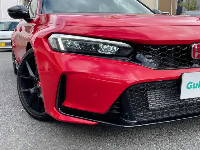 ホンダ シビック タイプR レーシングブラックPKG 神奈川県 2025(令7)年 0.1千km フレームレッド 純正メモリーナビ・地デジTV/バックモニター/ビルトインETC2.0/純正USB/BT再生/ワイヤレス充電/純正19インチAW/ブレンボブレーキ/LEDヘッドライト/ホンダセンシング/レーダークルーズコントロール/衝突軽減ブレーキ/LKA/BSM/コーナーセンサー/純正フロアマット/プッシュスタート/スマートキー×2/保証書・取説あり