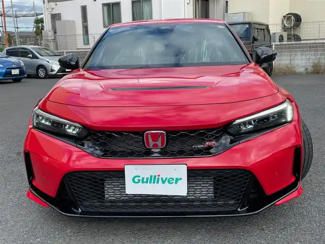 ホンダ シビック タイプR レーシングブラックPKG 神奈川県 2025(令7)年 0.1千km フレームレッド 純正メモリーナビ・地デジTV/バックモニター/ビルトインETC2.0/純正USB/BT再生/ワイヤレス充電/純正19インチAW/ブレンボブレーキ/LEDヘッドライト/ホンダセンシング/レーダークルーズコントロール/衝突軽減ブレーキ/LKA/BSM/コーナーセンサー/純正フロアマット/プッシュスタート/スマートキー×2/保証書・取説あり